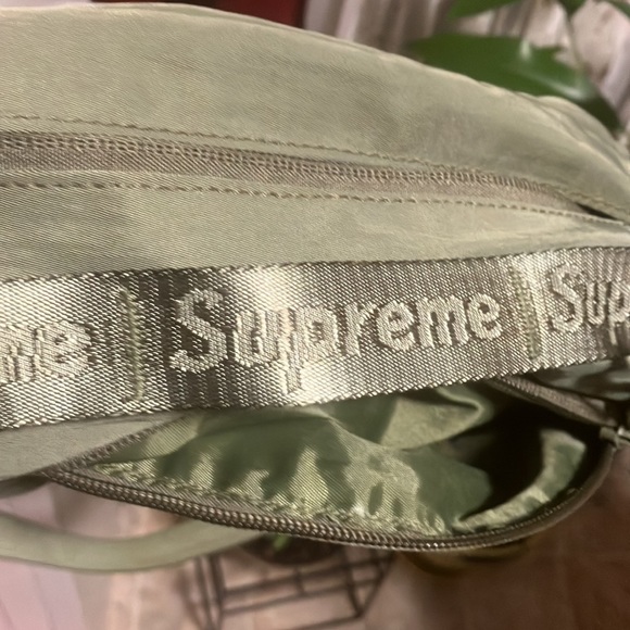 🔥 Authentic Supreme FW20 Olive Shoulder Bag Sling UNISEX - Picture 9 of 11